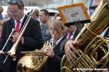 Santa Bárbara luce manto nuevo en la procesión de Lomo Catela (Foto Francisco Javier Santana)